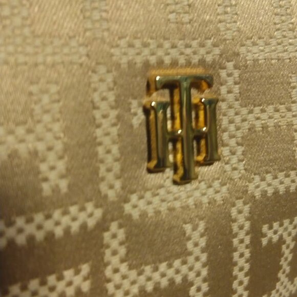 TH mini dome purse - NEW - Picture 3 of 4